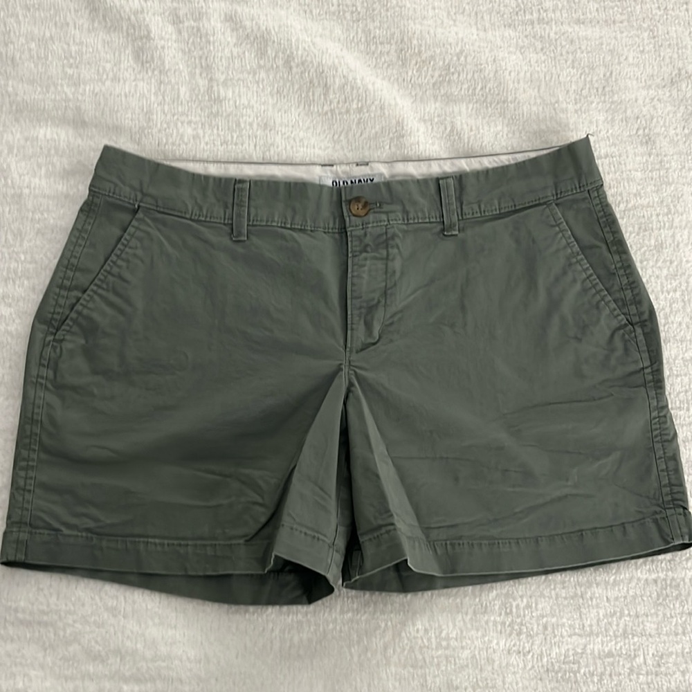 Old Navy shorts - size 10